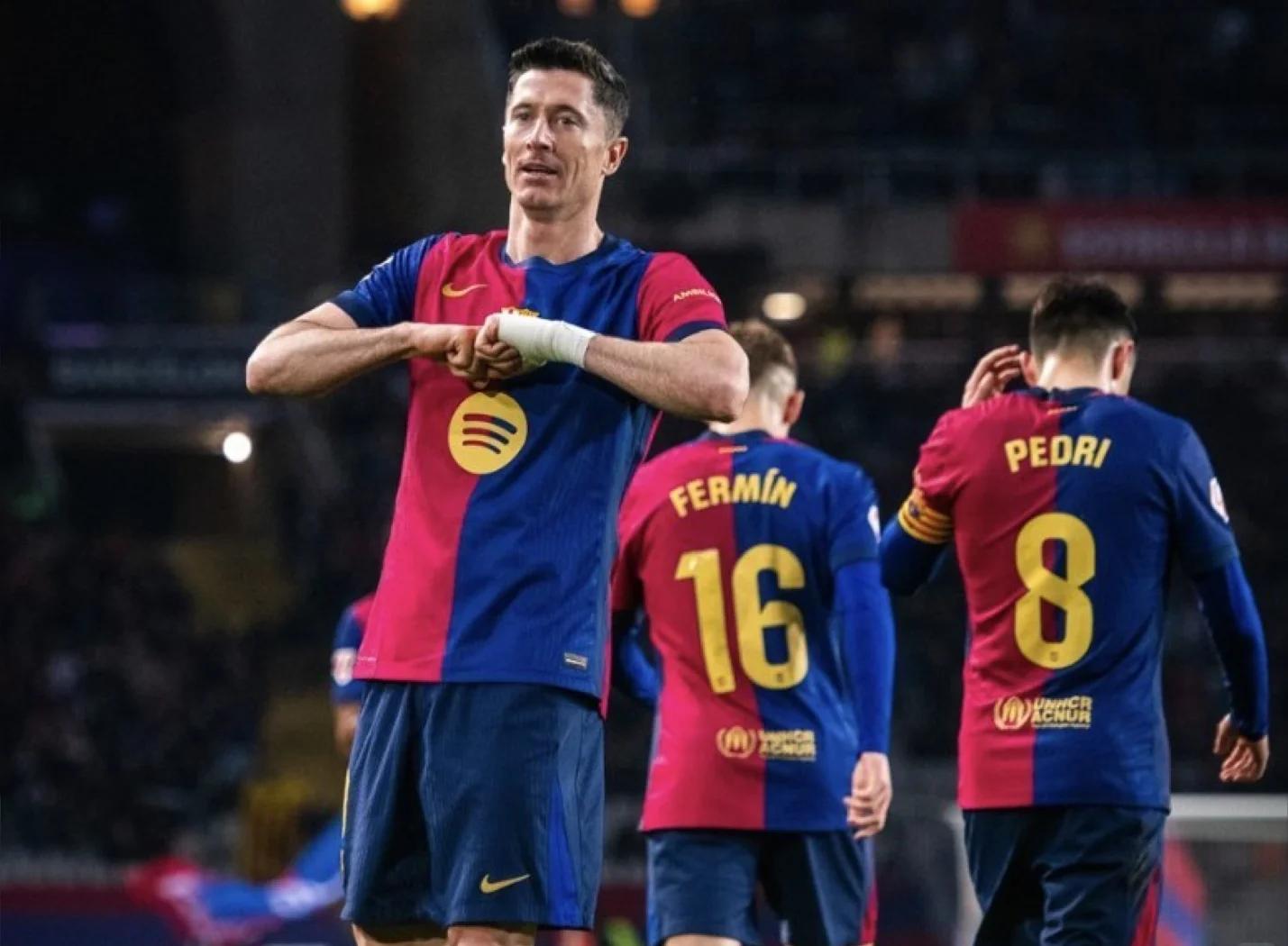 爱游戏体育APP下载莱万多夫斯基在巴塞罗那比赛中战术调整，反败为胜引发热议！的简单介绍